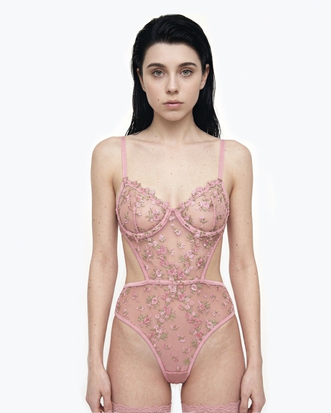 Pembe Nakışlı İp Askılı Kapsız Dantel Bodysuit detay görünüm
